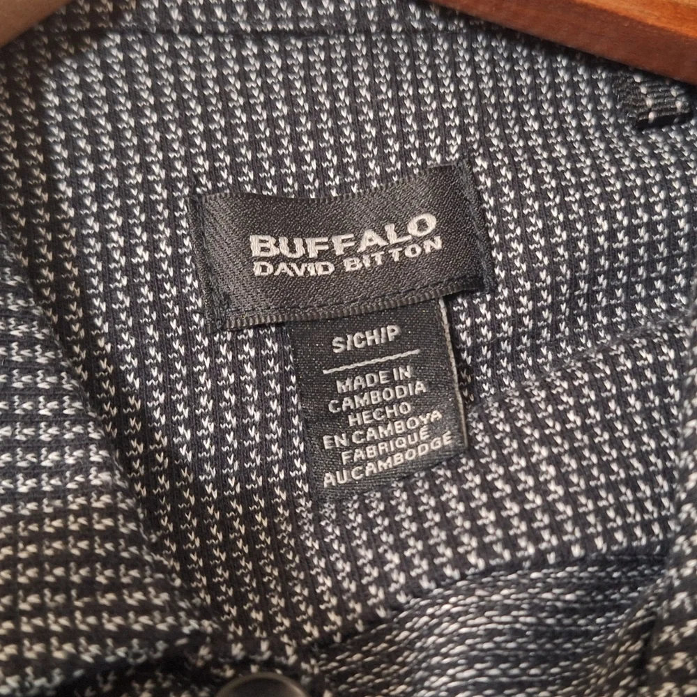 NWOT Buffalo David Bitton Men's Black and Gray Button Down Shirt - Picture 3 of 3